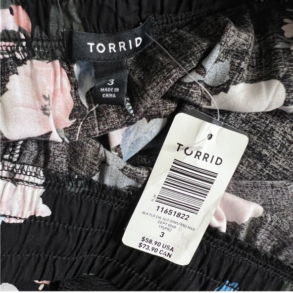 NEW Torrid | Floral Pink Rose Print Black Slit Plus Size Maxi Skirt NWT 3X - Picture 3 of 3